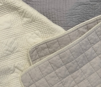 【スタッフコラム】じゃぶじゃぶ洗えてふんわり軽い。「air rug」が生まれるまでのお話 vol.3