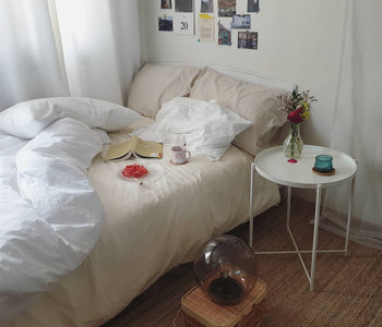 目立つ場所だからおしゃれにしたい。ベッド周りを素敵に変える3つのアイテム
