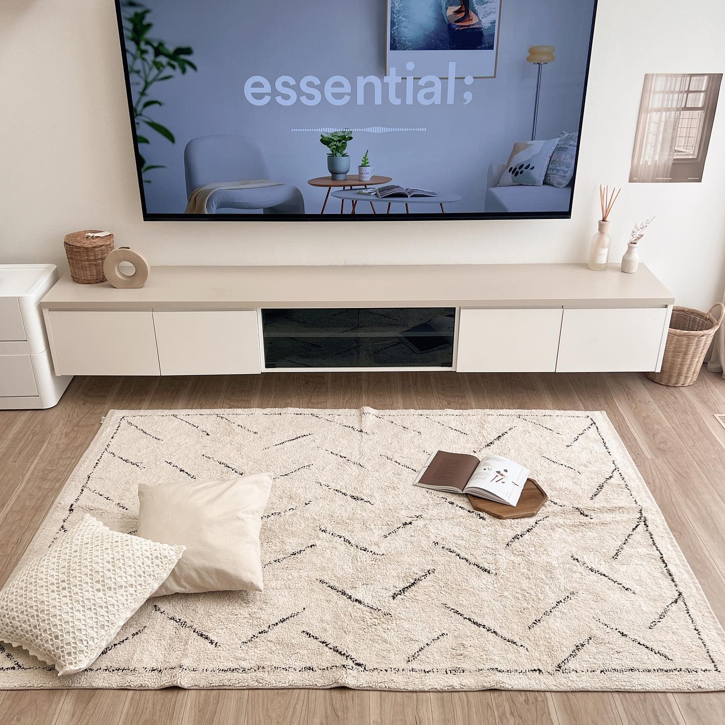 Rii×hand-wovenラグ】ラグをポイントにしたお部屋づくり – Little Rooms