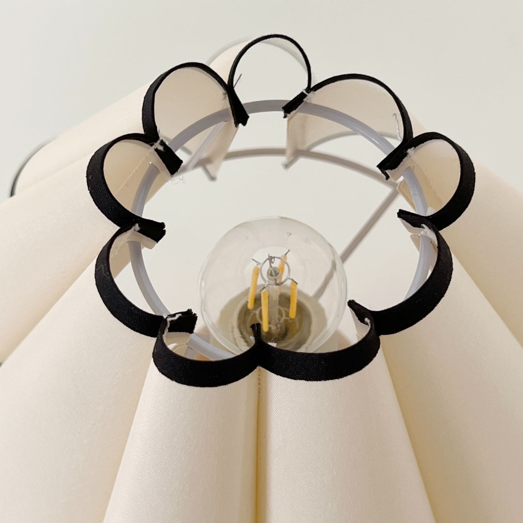 ヴィンテージプリーツシェードランプ