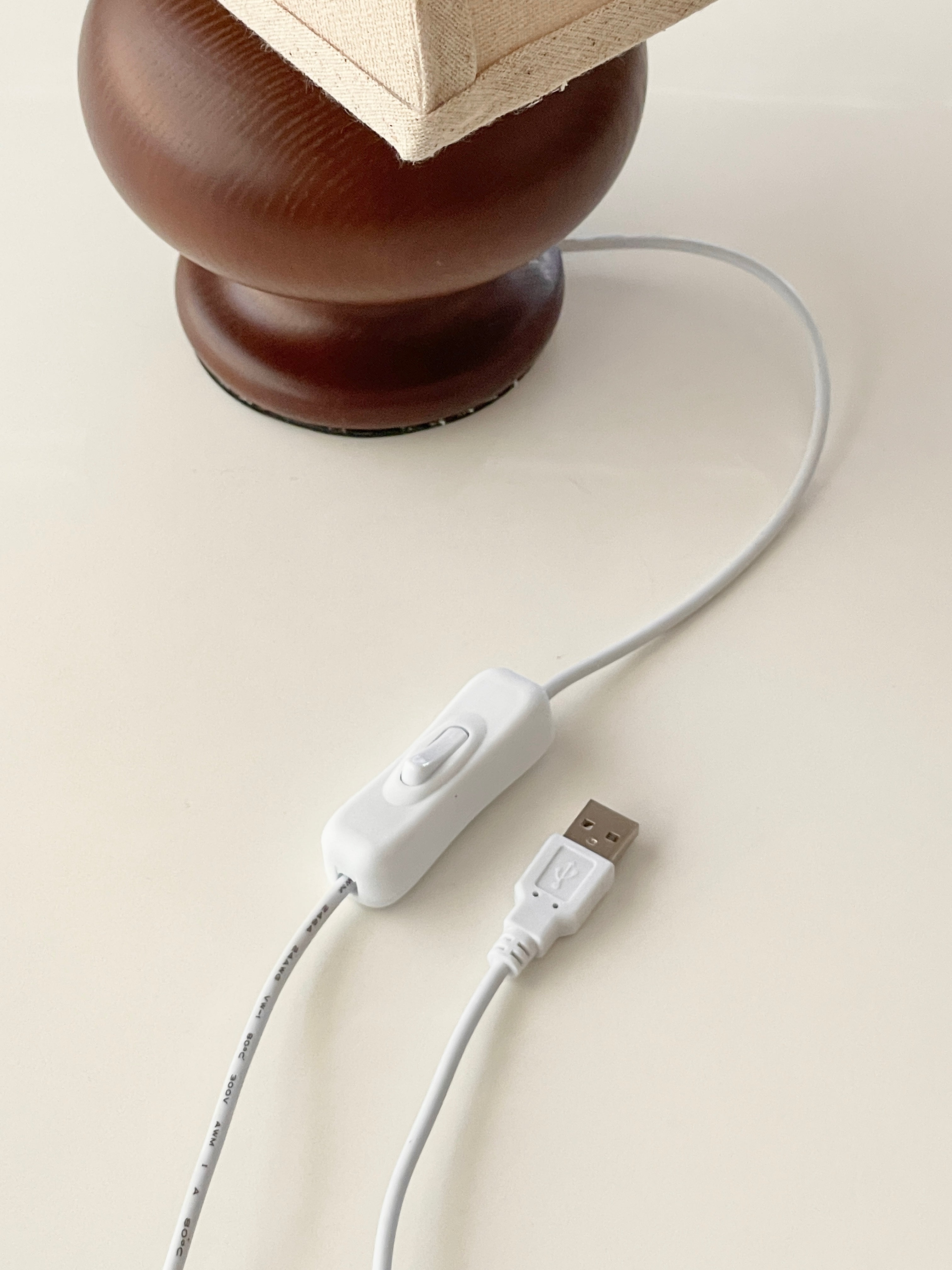 mok テーブルランプ|half moon