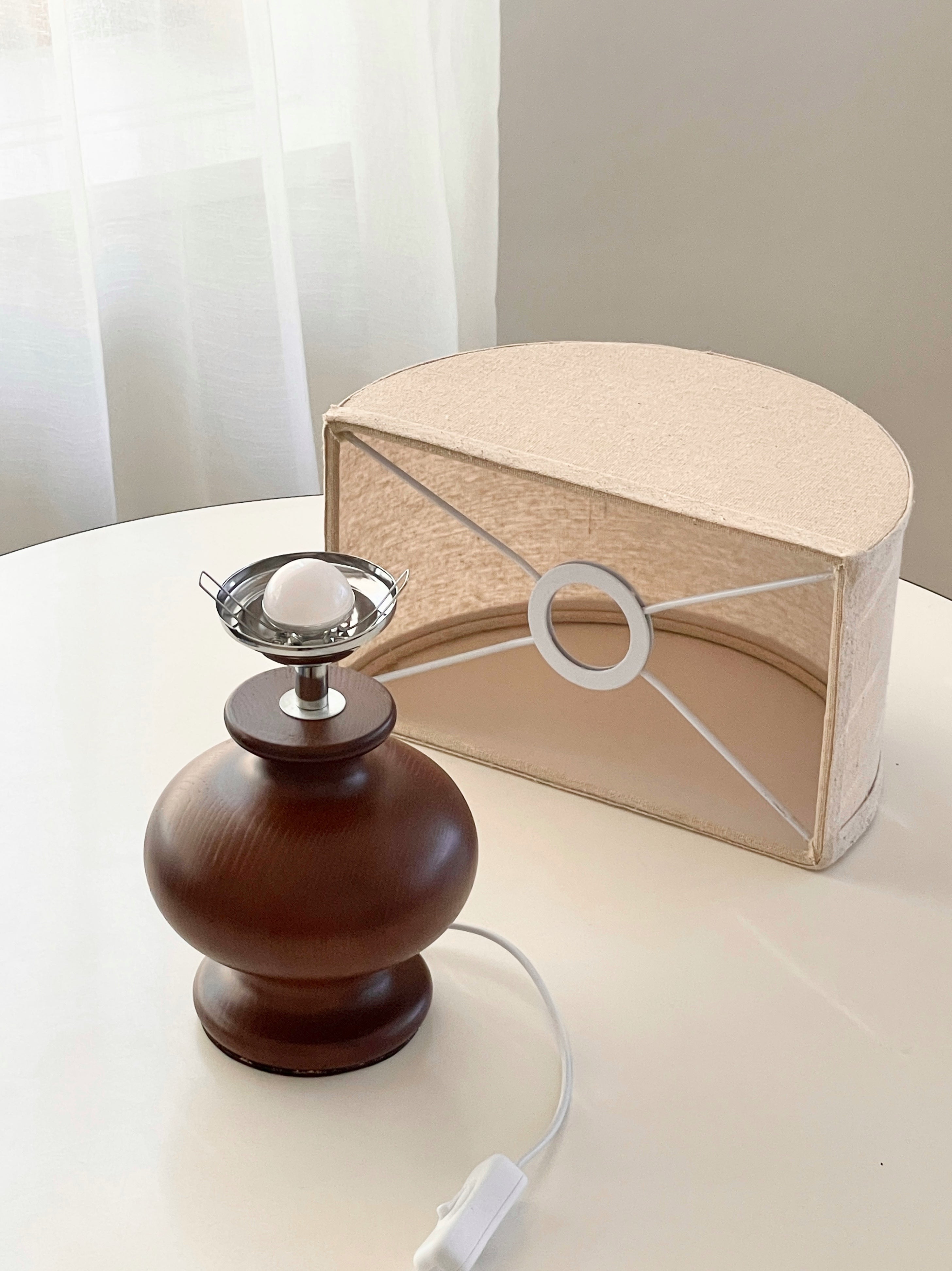 mok テーブルランプ|half moon