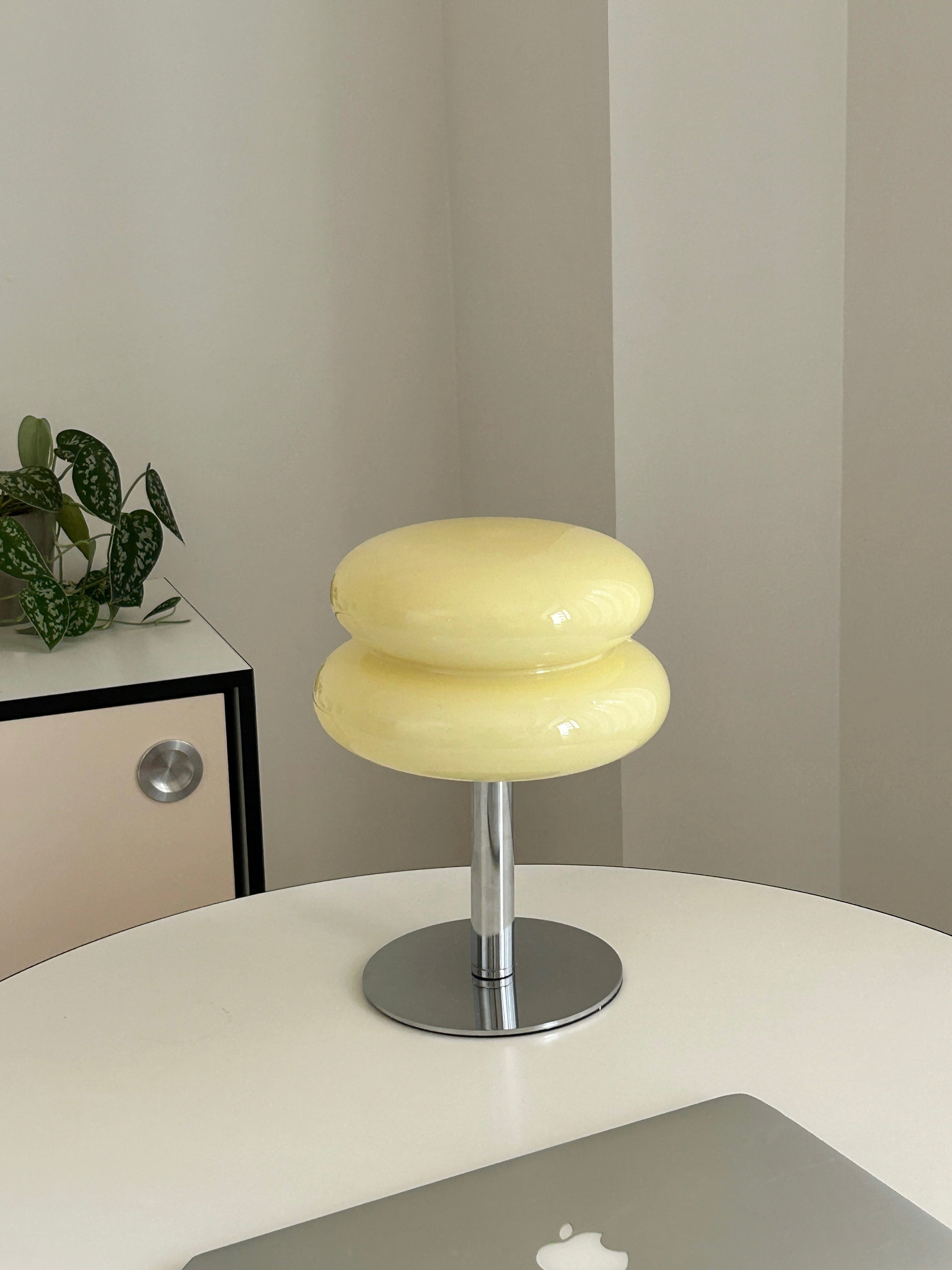 マカロンテーブルランプ