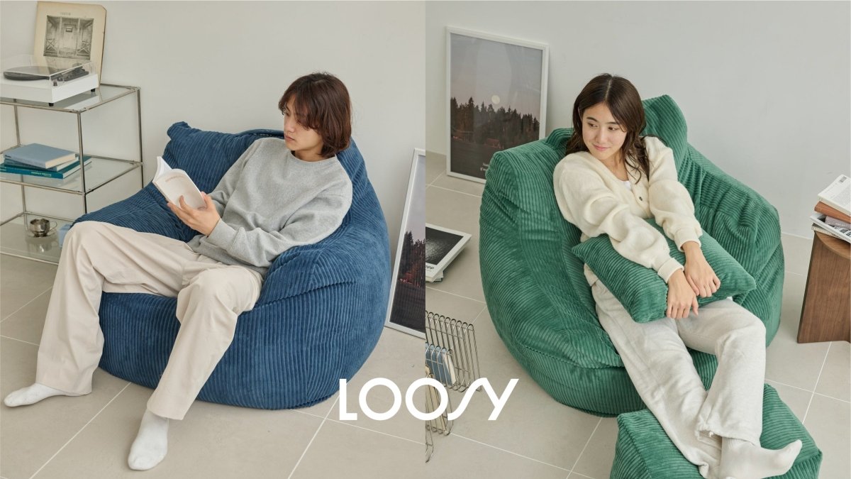 それぞれのLOOSYでくつろぐふたり