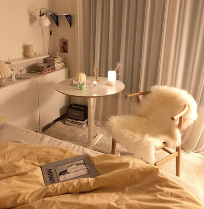 床に敷くだけじゃないんです。ファーラグを使ったルームメイク術