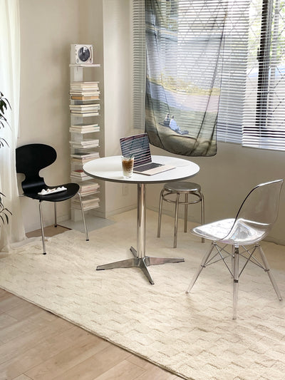 SIMPLE RUG