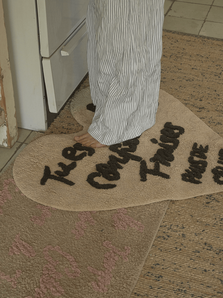 HOTEL PARIS CHILL ラグ｜Heart Shaped Rug – Little Rooms