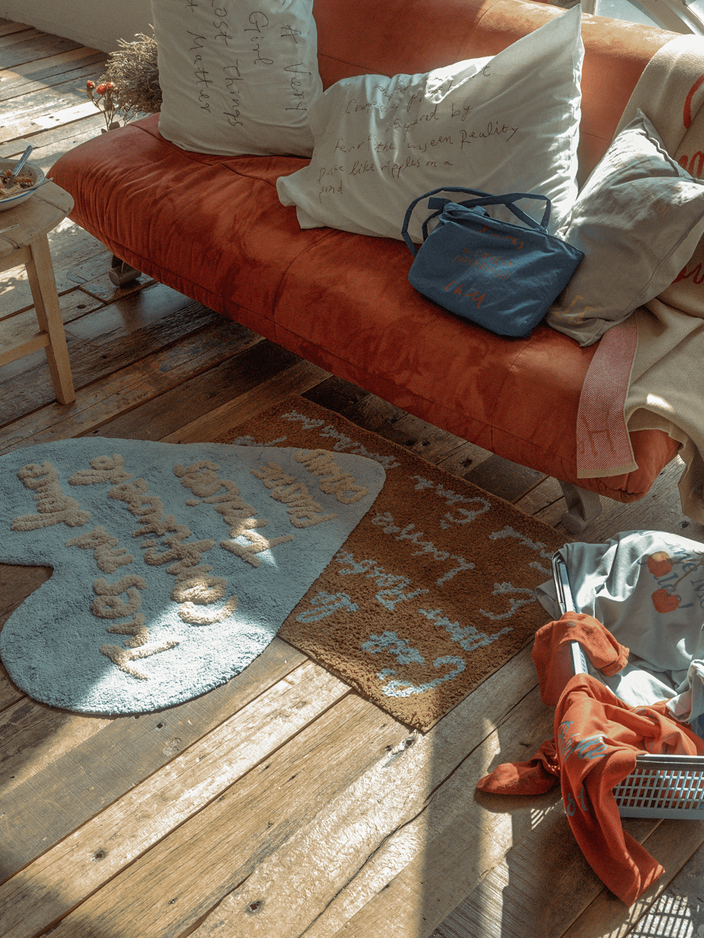 HOTEL PARIS CHILL ラグ｜Heart Shaped Rug – Little Rooms