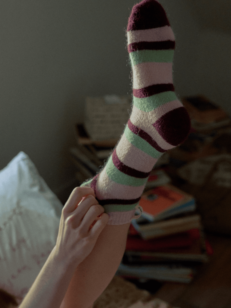 BR - 8186 - HOTEL PARIS CHILL - HOTEL PARIS CHILL ソックス｜Retro Striped Socks