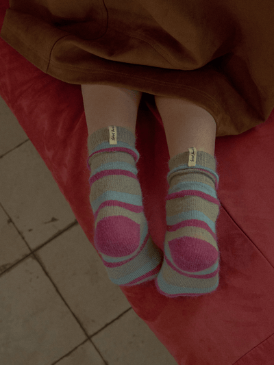 BR - 8187 - HOTEL PARIS CHILL - HOTEL PARIS CHILL ソックス｜Retro Striped Socks