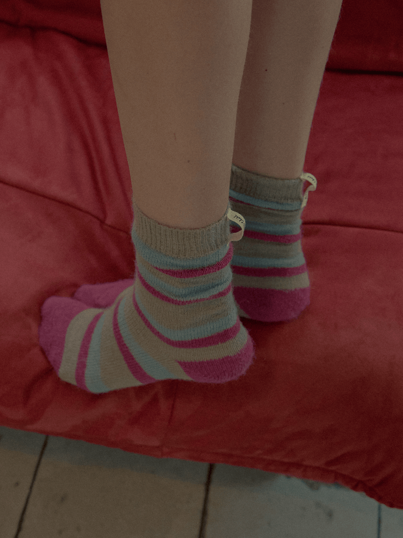 BR - 8187 - HOTEL PARIS CHILL - HOTEL PARIS CHILL ソックス｜Retro Striped Socks