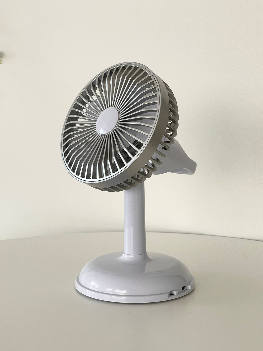 レトロなミニ扇風機|かわいい おしゃれ 韓国雑貨 インテリア レトロなミニ扇風機|かわいい おしゃれ 韓国雑貨 インテリア