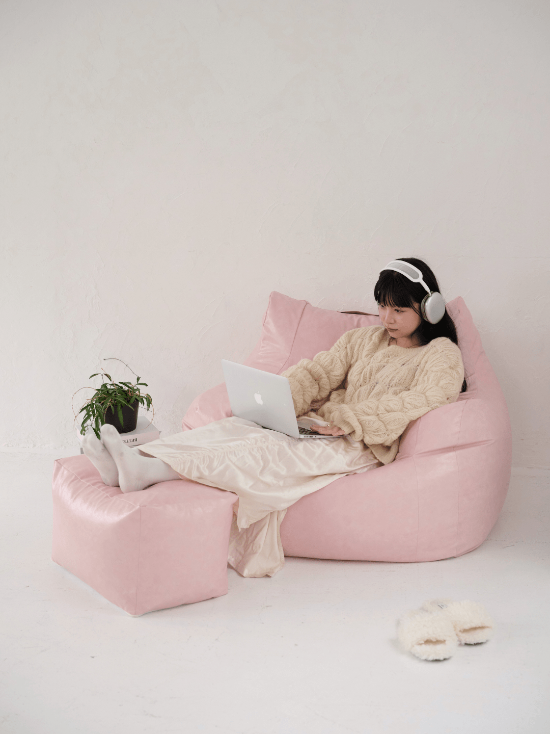 LOOSY ビーズオットマン Glossy Pink|スツール おしゃれ 一人暮らし LOOSY ビーズオットマン Glossy Pink|スツール おしゃれ 一人暮らし