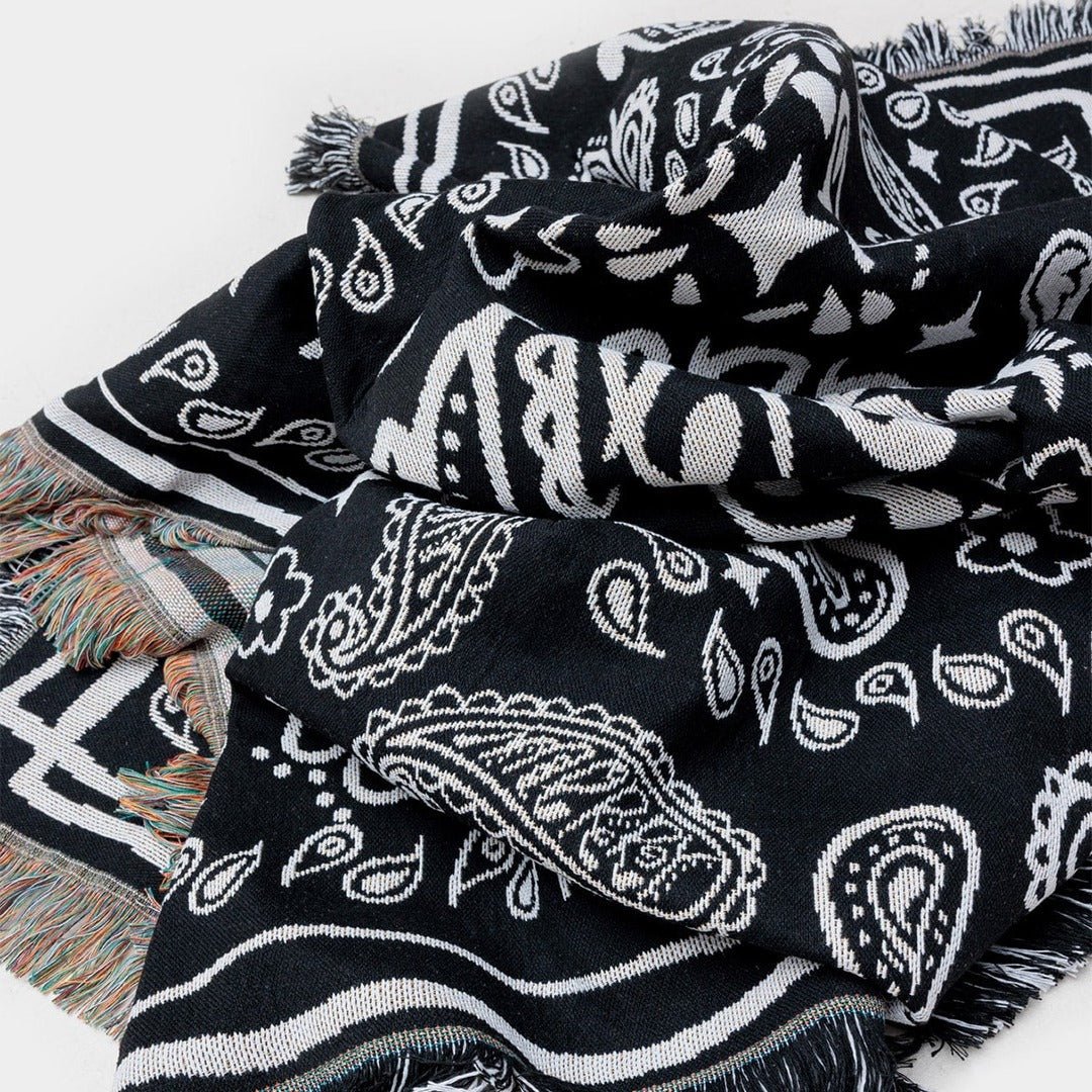 BR-10486-MERRY FRIDAY-MERRY FRIDAY ブランケット｜Paisley Black