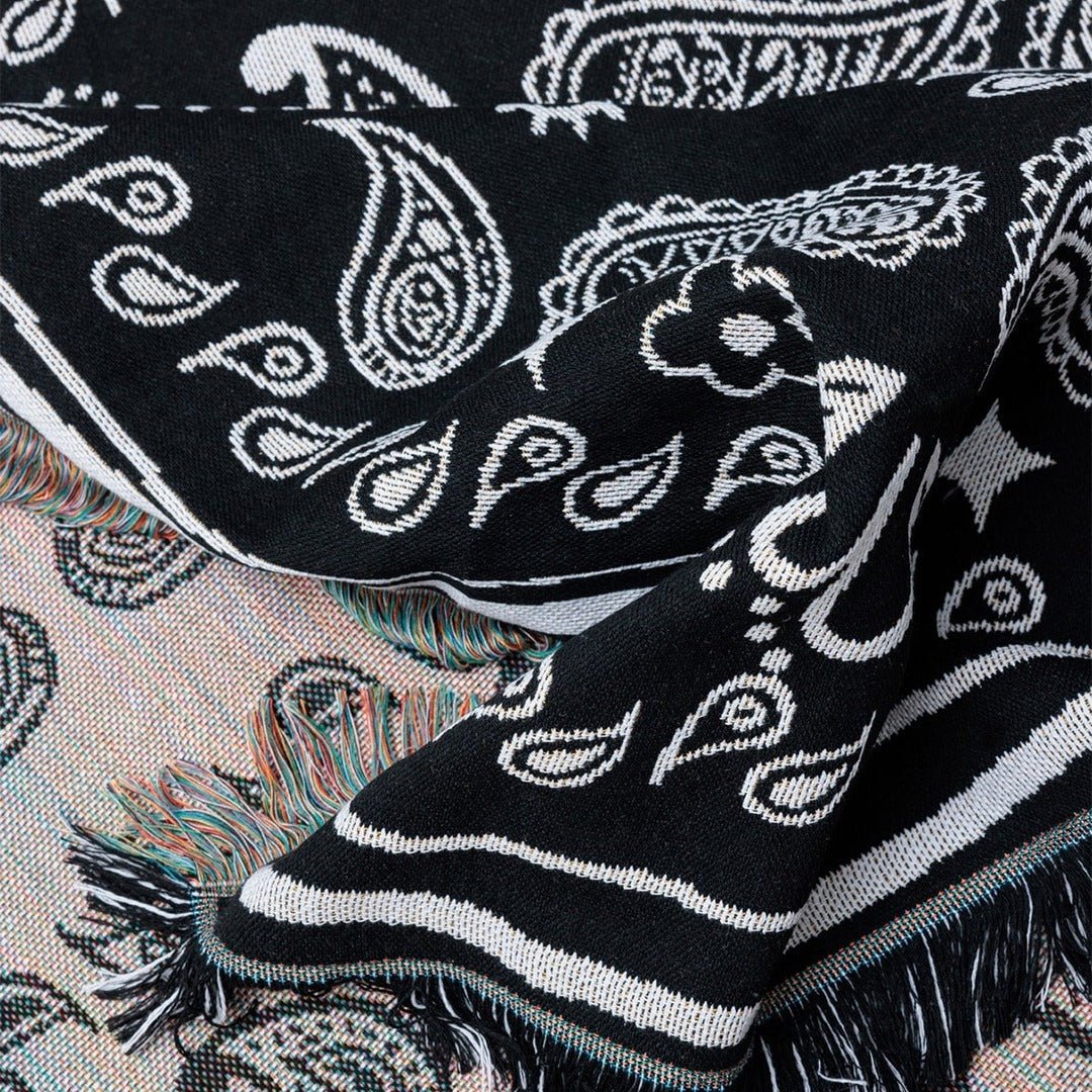 BR-10486-MERRY FRIDAY-MERRY FRIDAY ブランケット｜Paisley Black