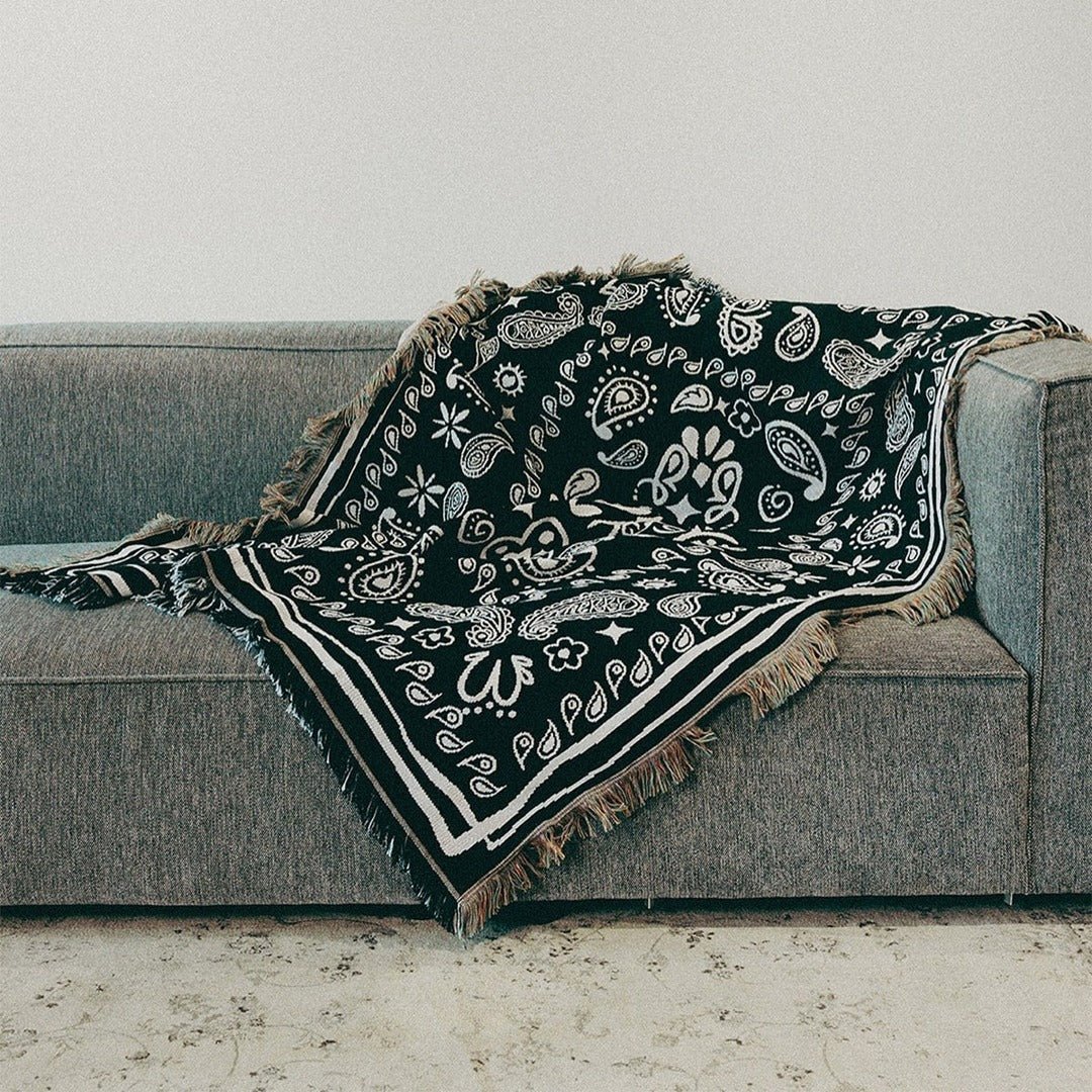 BR-10486-MERRY FRIDAY-MERRY FRIDAY ブランケット｜Paisley Black
