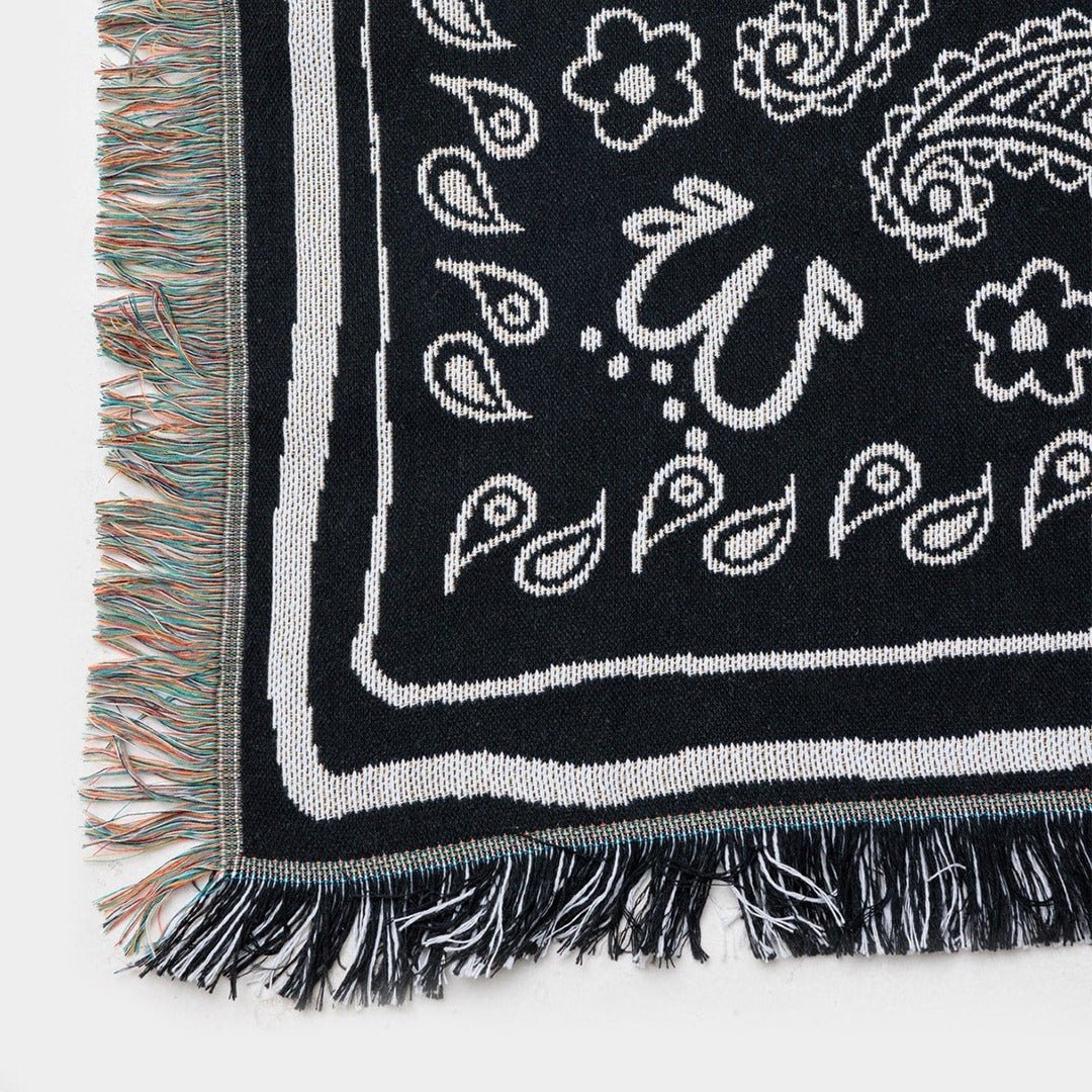 BR-10486-MERRY FRIDAY-MERRY FRIDAY ブランケット｜Paisley Black