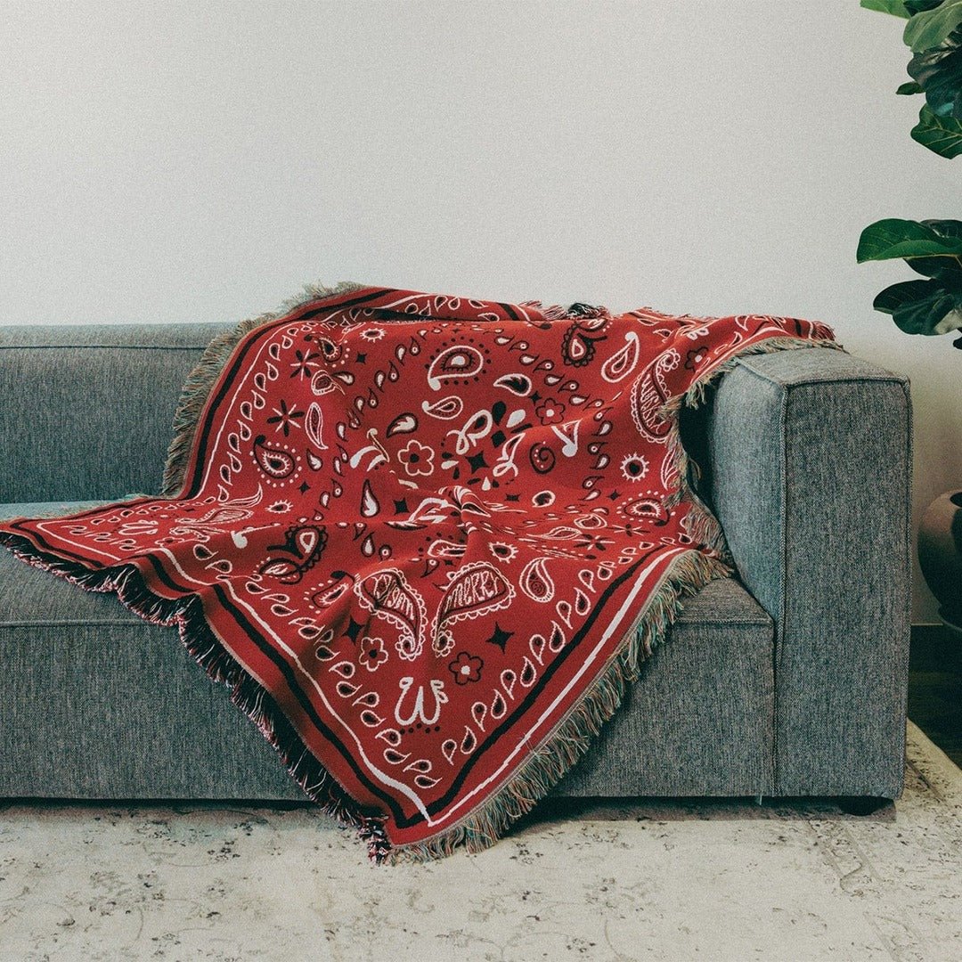 BR-10488-MERRY FRIDAY-MERRY FRIDAY ブランケット｜Paisley Red