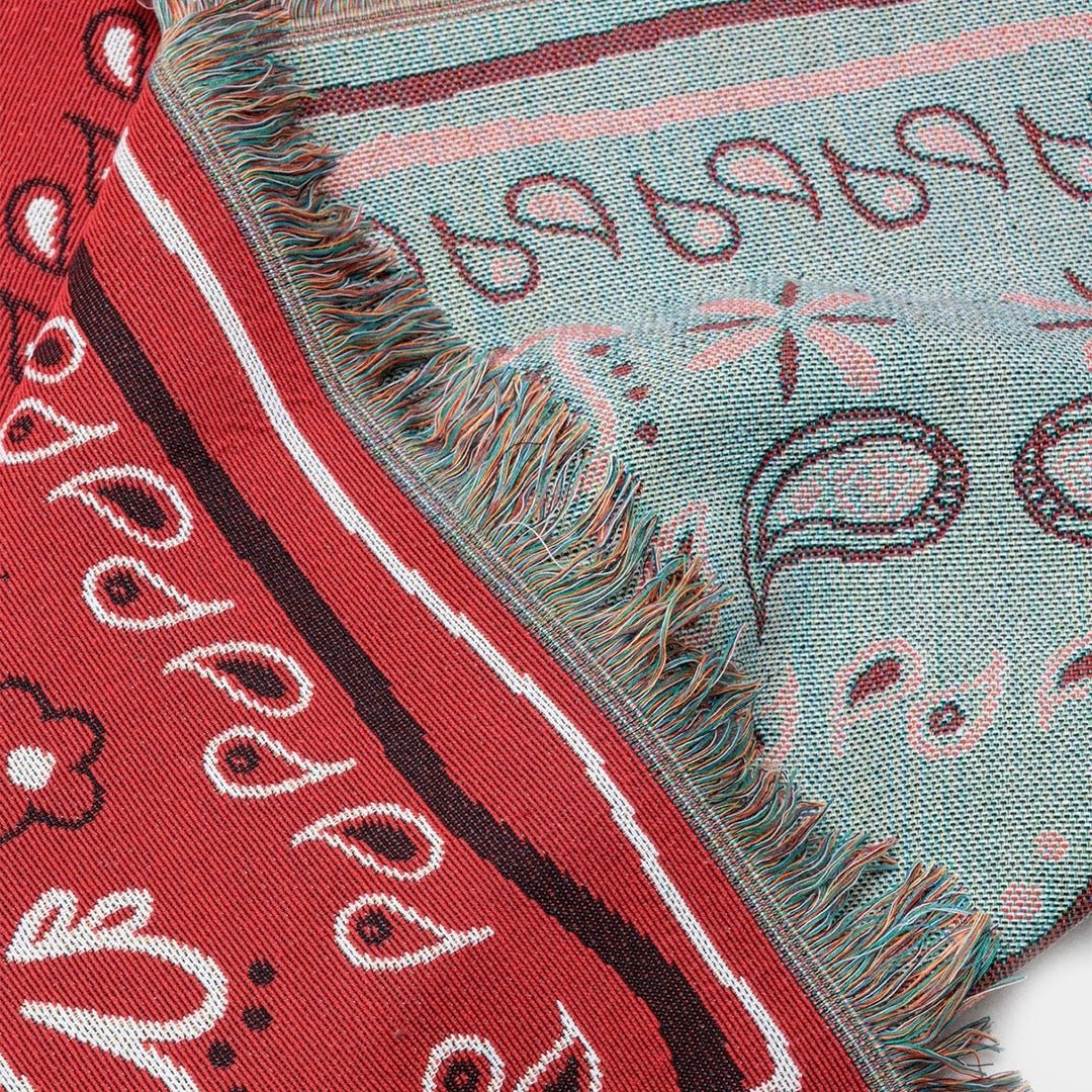 BR-10488-MERRY FRIDAY-MERRY FRIDAY ブランケット｜Paisley Red