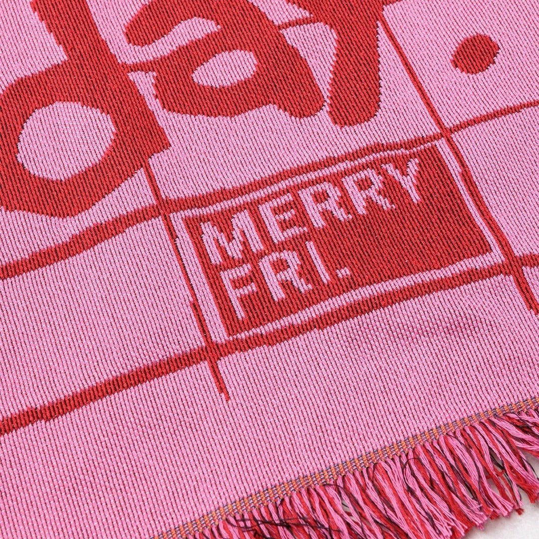 BR-10493-MERRY FRIDAY-MERRY FRIDAY ブランケット｜Typo II Red