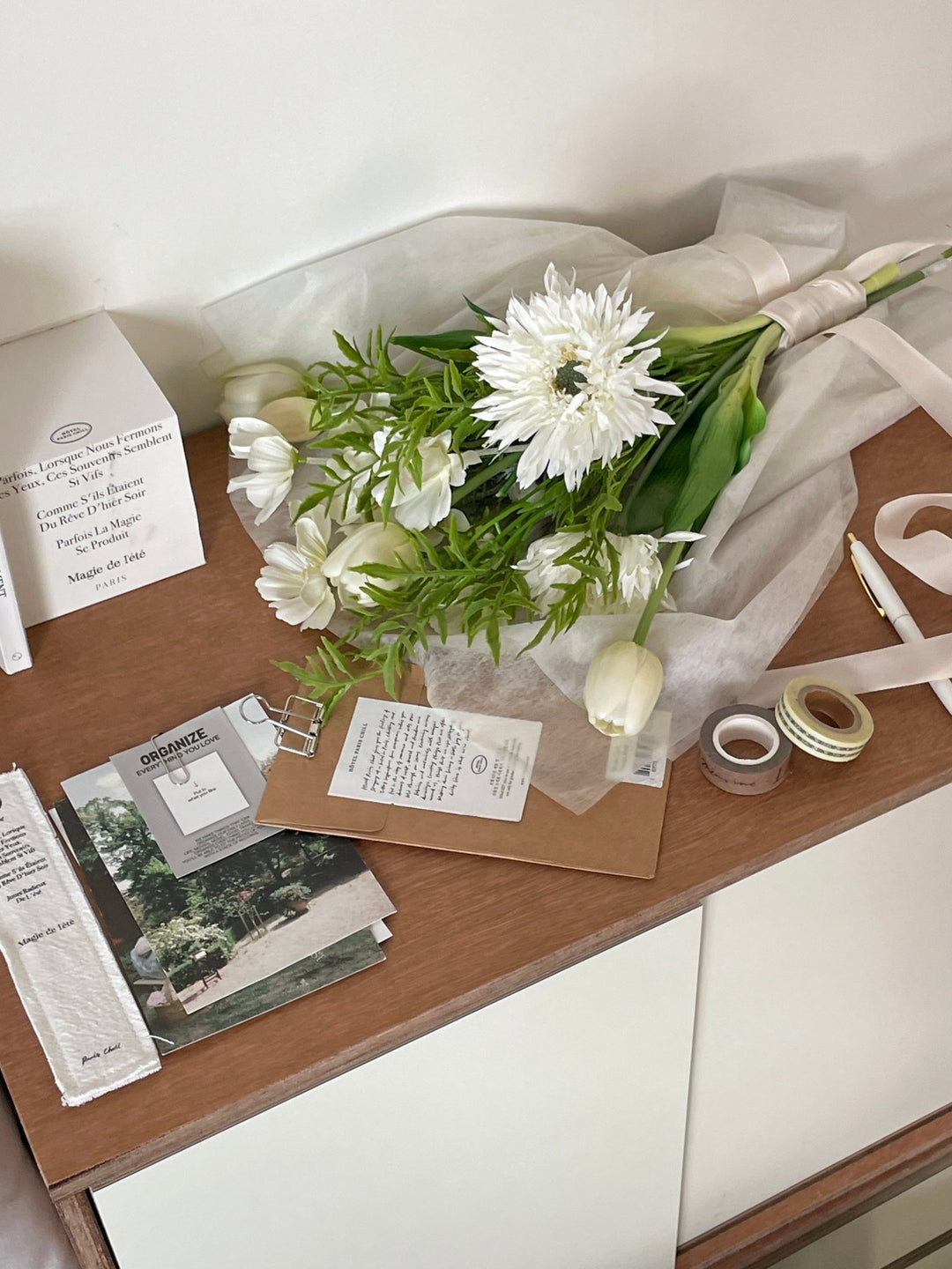 枯れないブーケ Pieces of Memory｜Canvas チューリップ ガーベラ 白