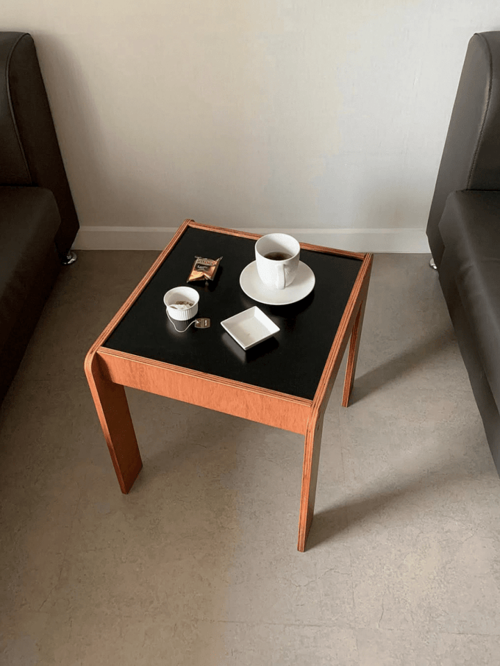 グラオ　サイドテーブル O'gre｜キューブブレッドサイドテーブル – Little Rooms