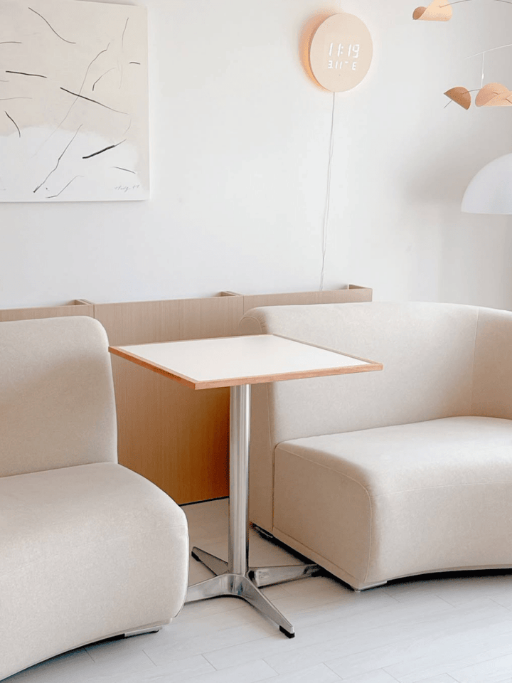 flower　ogre vamir カフェテーブル O'gre｜カステラ四角テーブル – Little Rooms