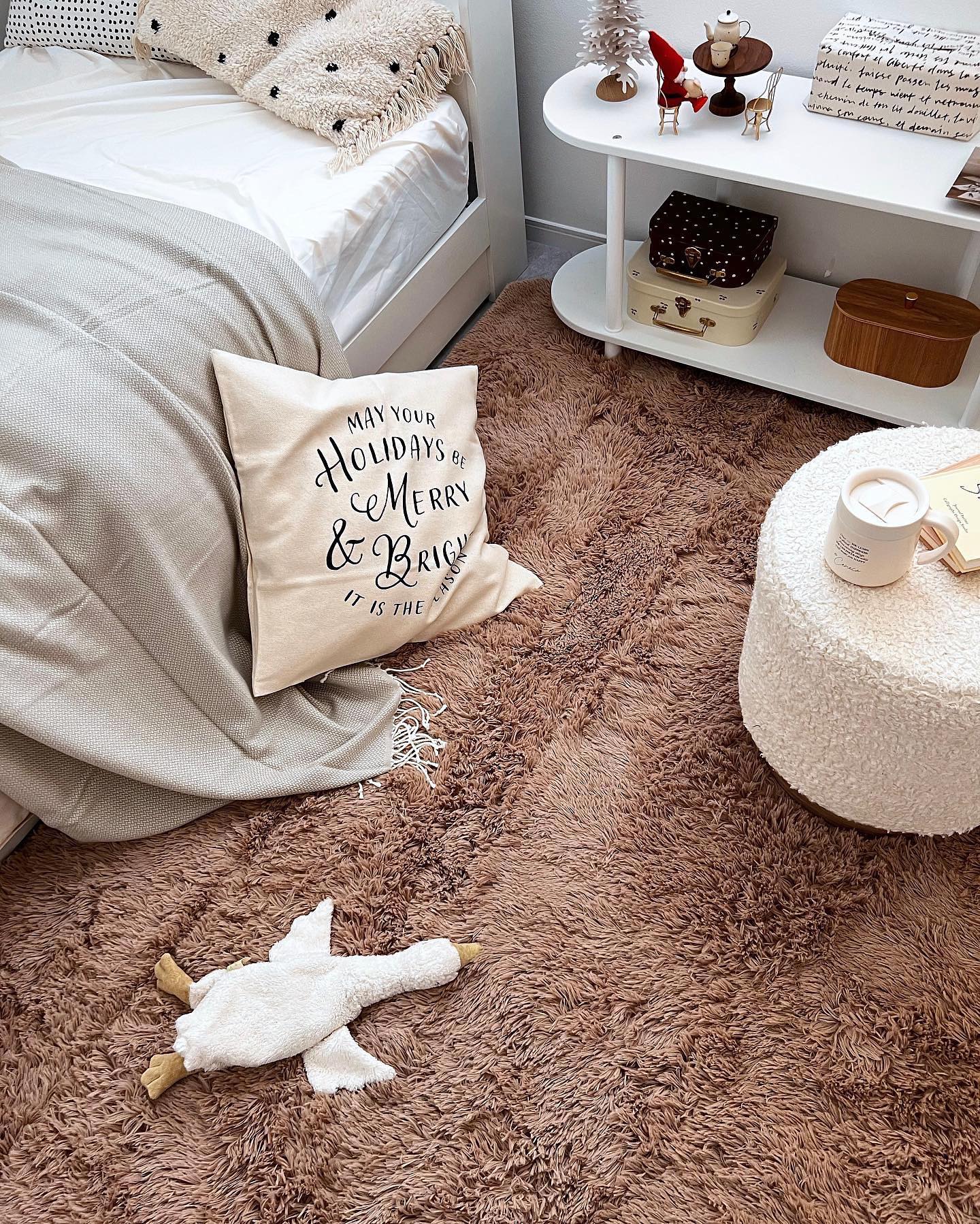 BR-2772-Little Rooms select-puppy 洗えるシャギーラグ