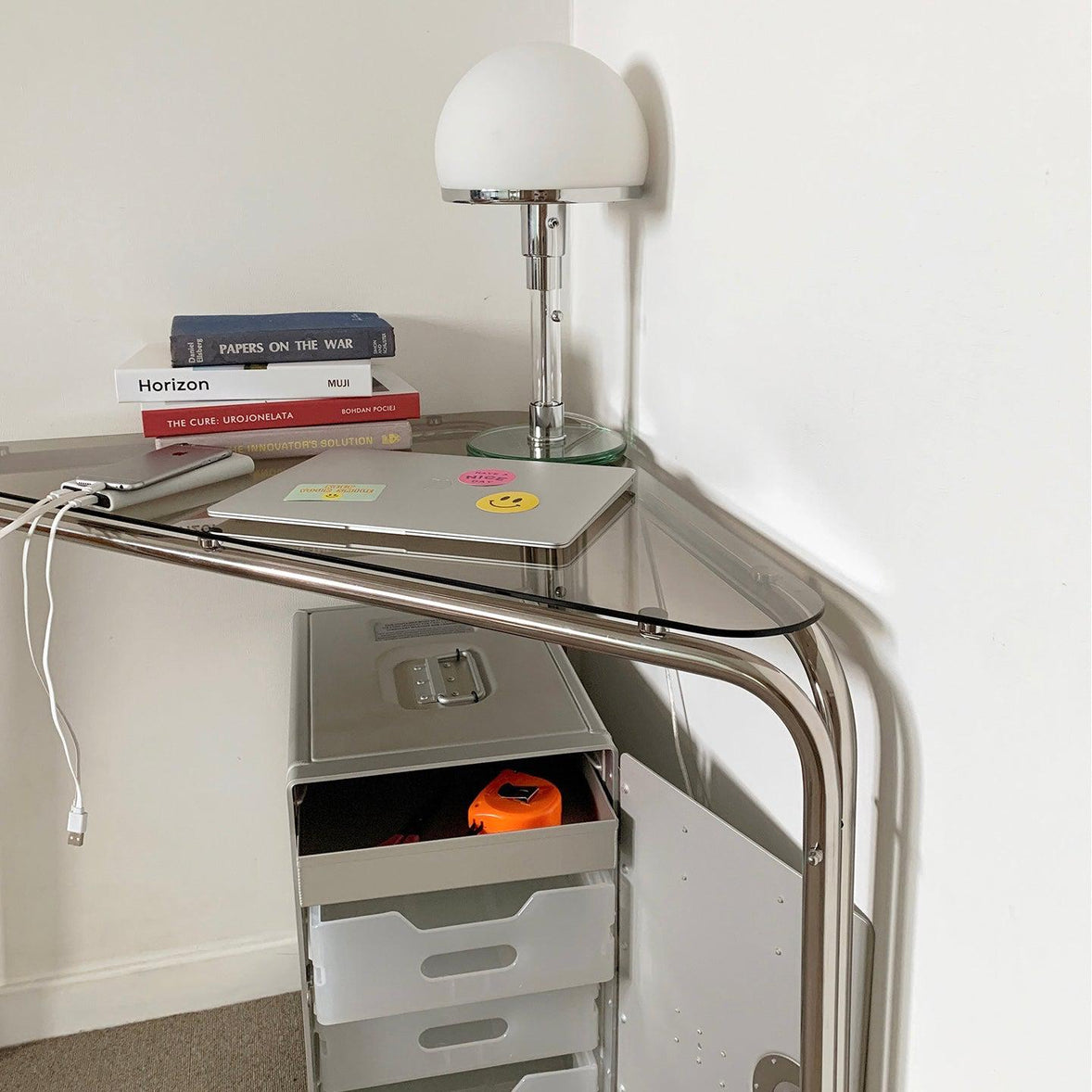 vamir サイドテーブル｜Stainless Corner Table