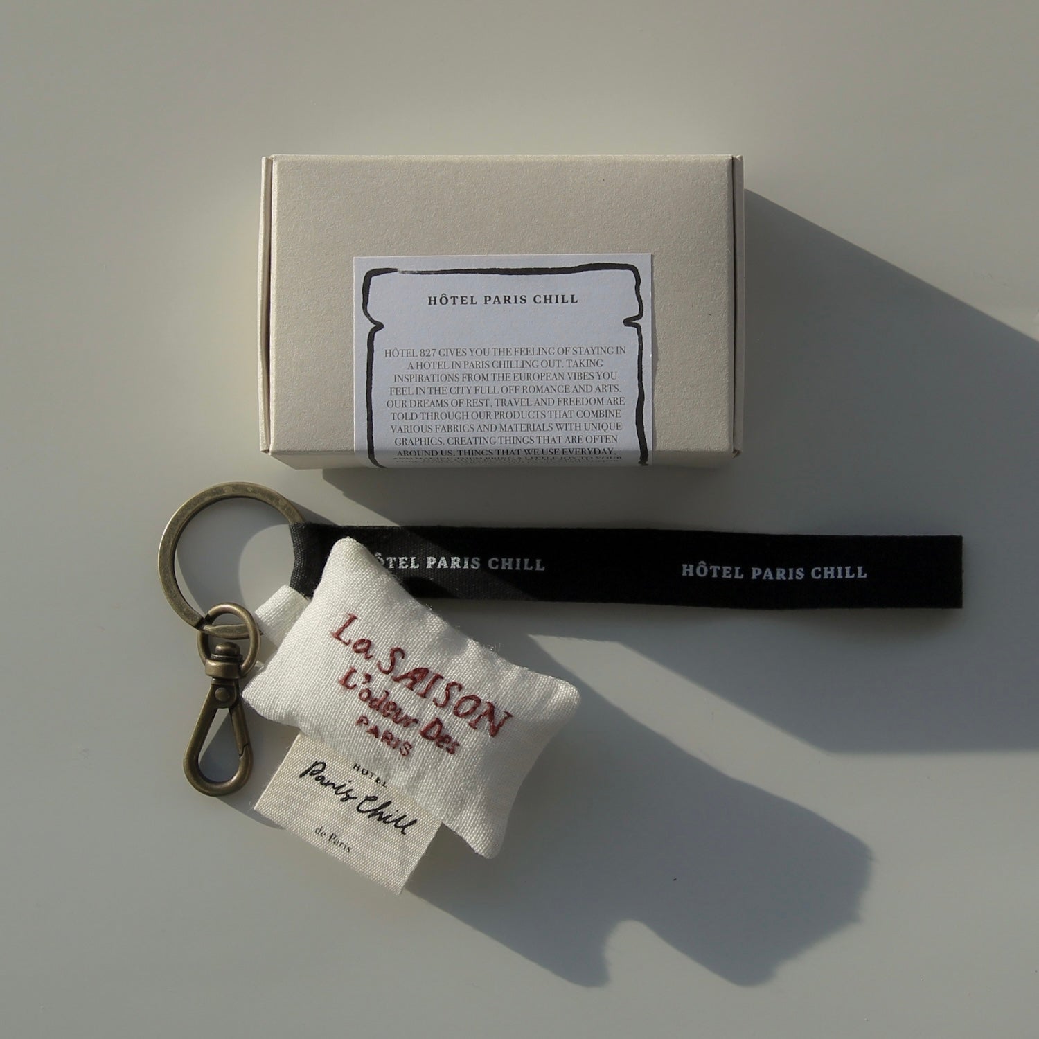 HOTEL PARIS CHILL キーホルダー｜La Saison Embroidery Keychain