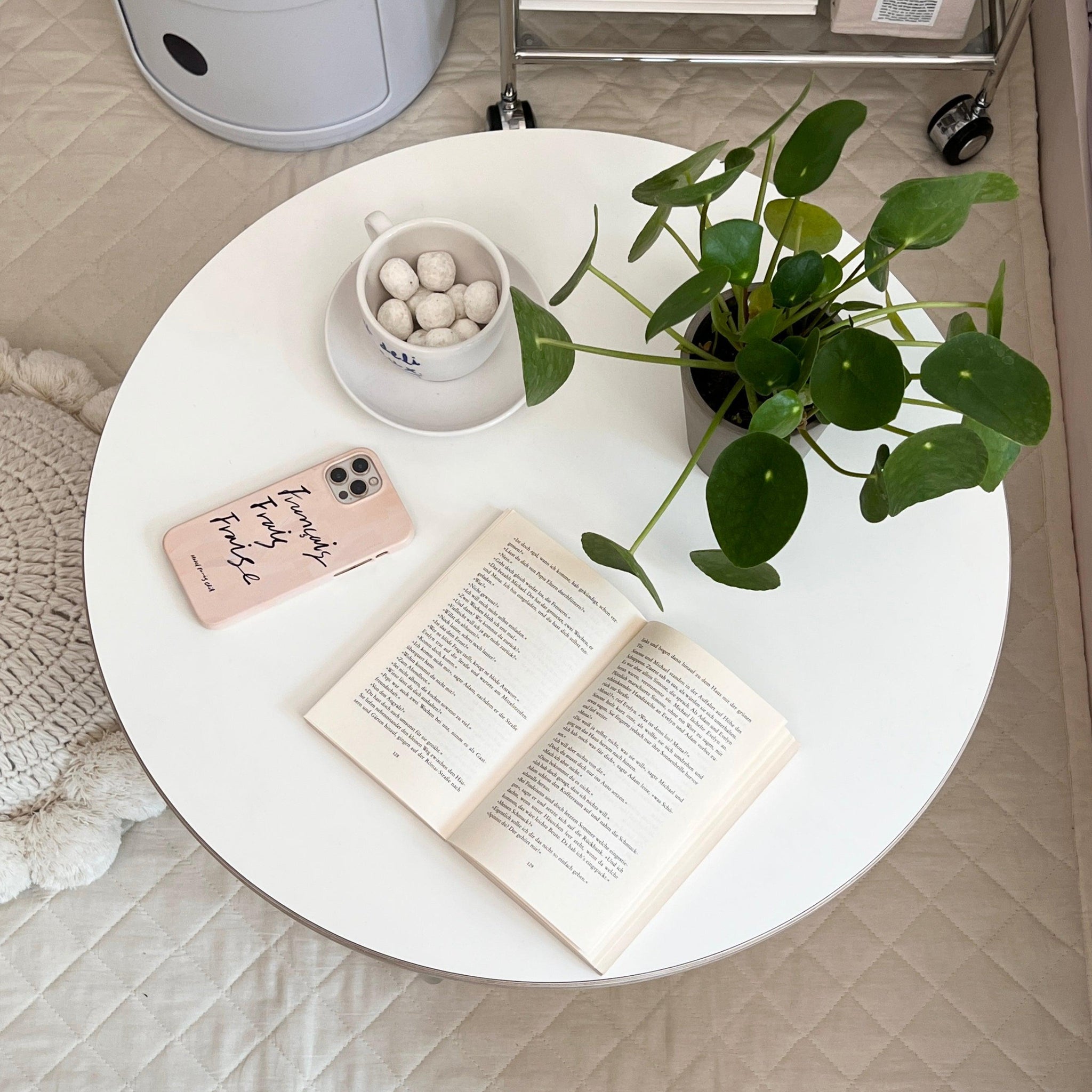 BR-1309-HOTEL PARIS CHILL-HOTEL PARIS CHILL｜Strawberry Phone Case（Ivory）