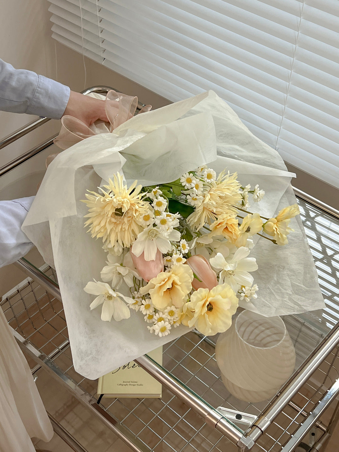 【直径98cm】ベージュ 枯れない ★ 花束ブランケット ★ハンドメイド 枯れないブーケ Letter bouquet｜kindness ガーベラ 黄色 おしゃれ