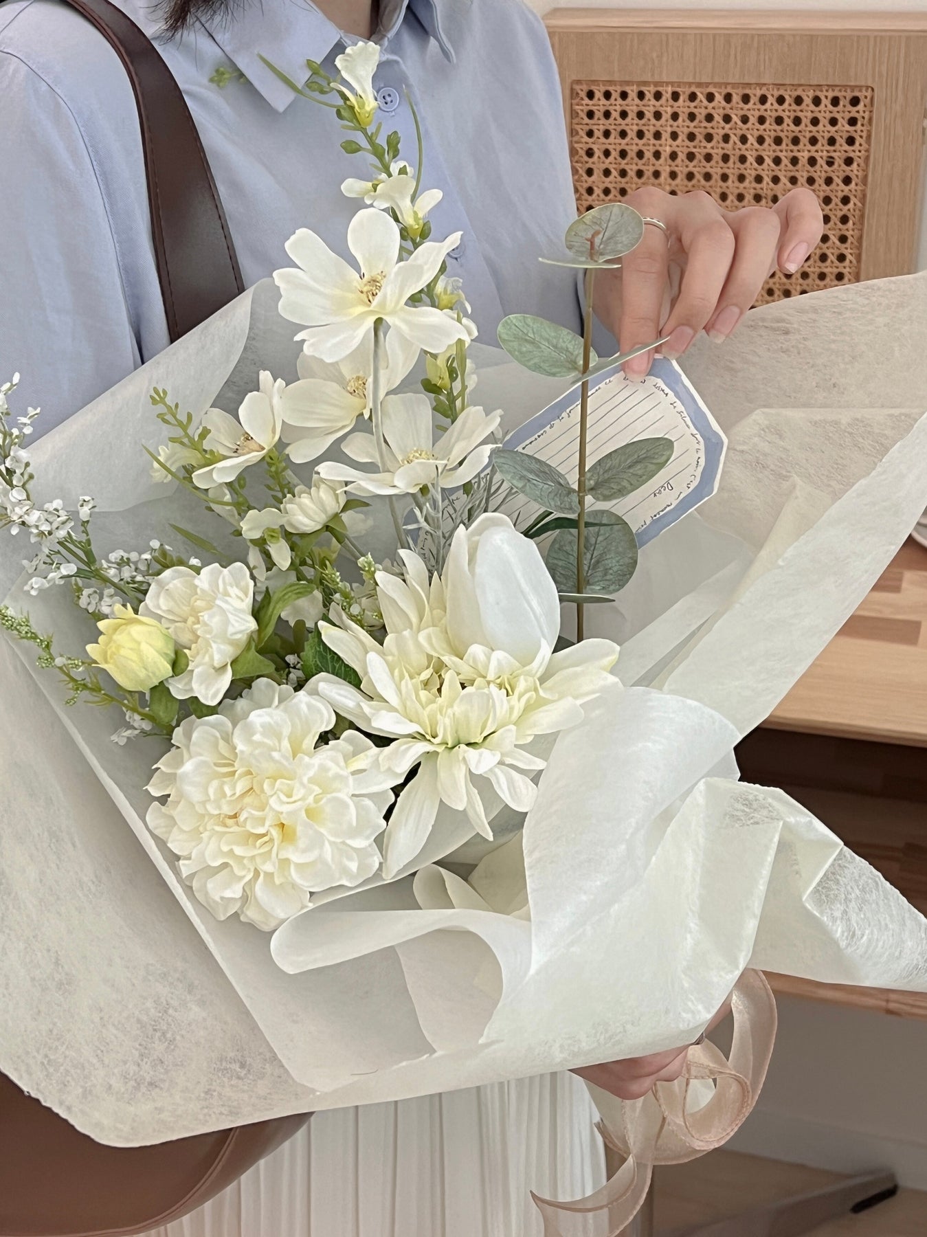 造花のブーケ Letter bouquet｜pure チューリップ ガーベラ 白