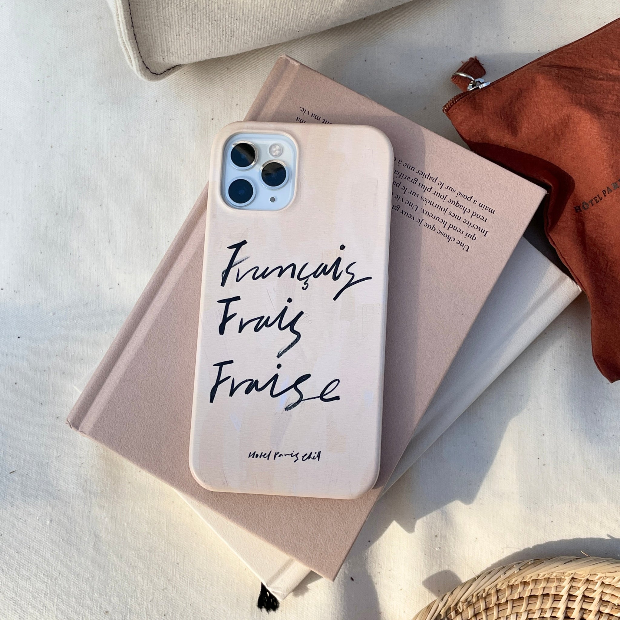 BR-1309-HOTEL PARIS CHILL-HOTEL PARIS CHILL｜Strawberry Phone Case（Ivory）