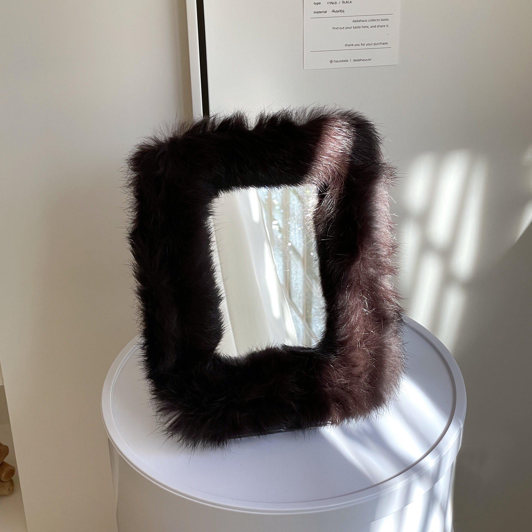 BR-1179-DADAHAUS-DADAHAUS｜FUR FRAME STAND MIRROR