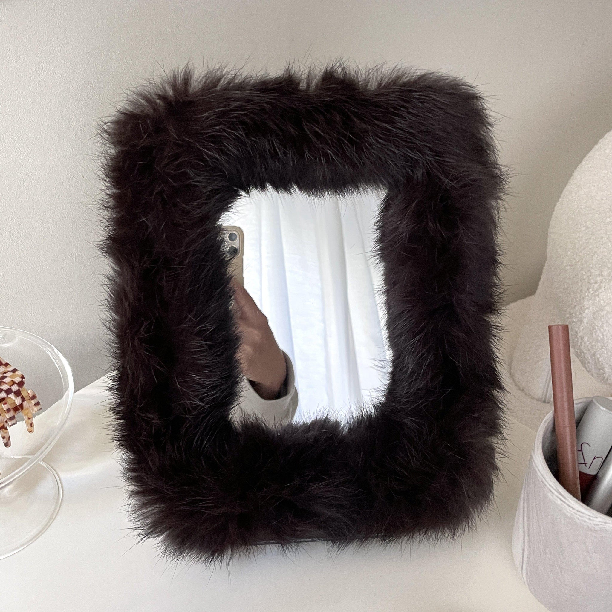 BR-1178-DADAHAUS-DADAHAUS｜FUR FRAME STAND MIRROR