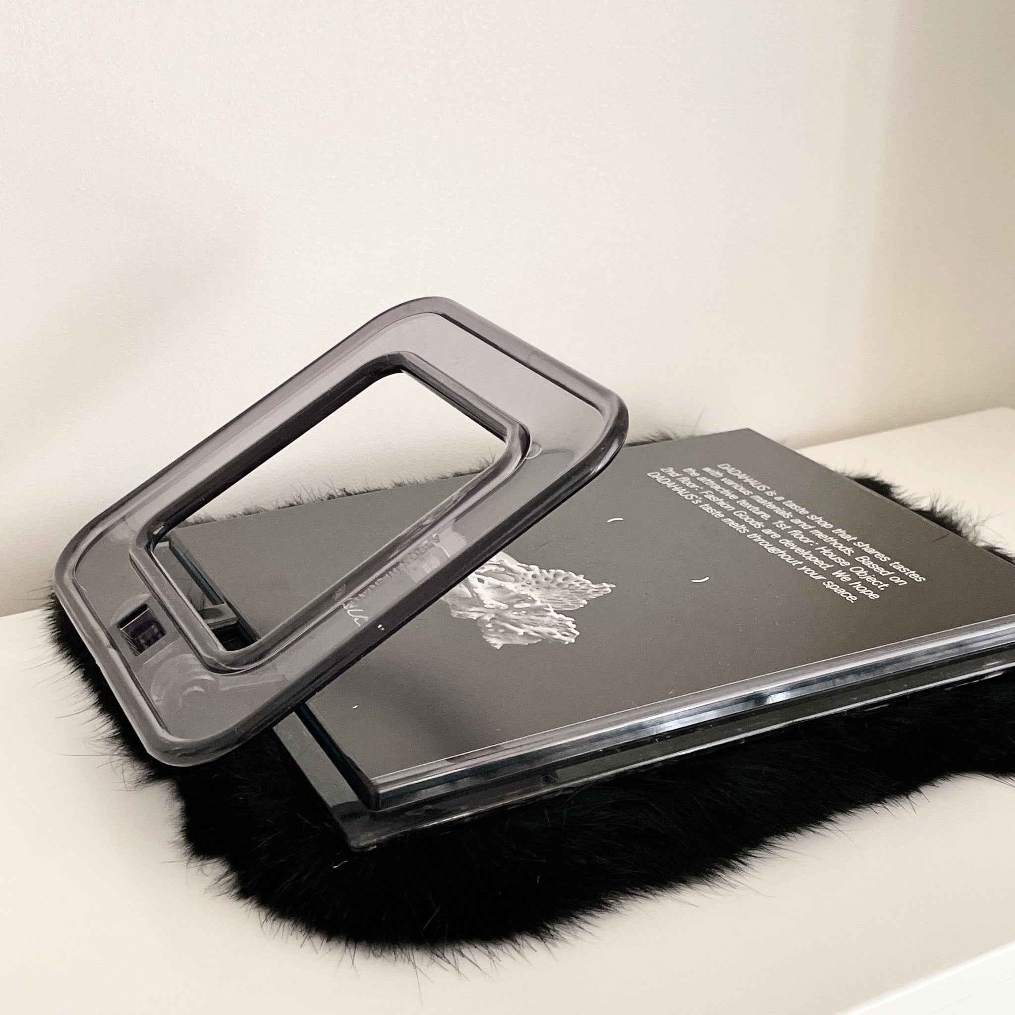 BR-1179-DADAHAUS-DADAHAUS｜FUR FRAME STAND MIRROR