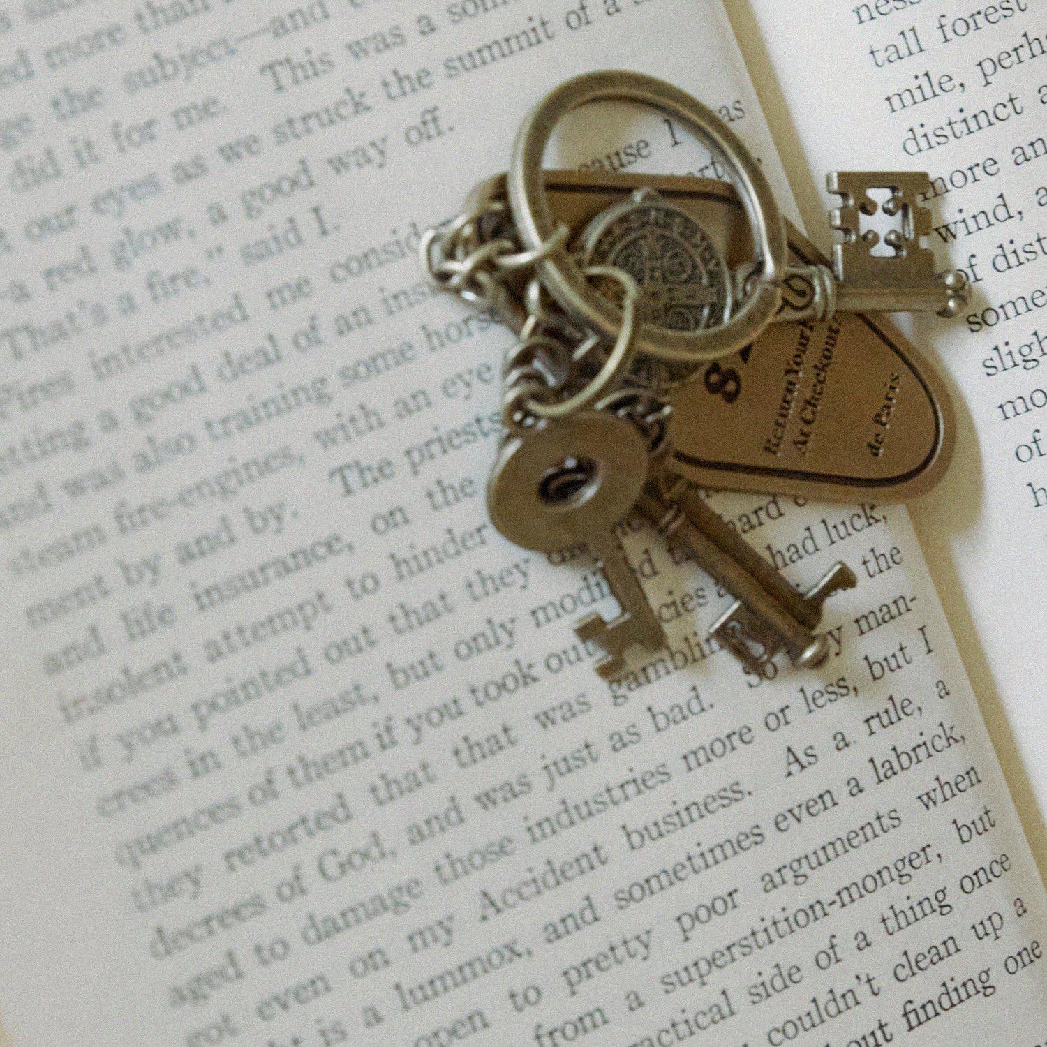 NCB56-00063A-HOTEL PARIS CHILL-HOTEL PARIS CHILL キーホルダー｜827 Hotel Room Keychain