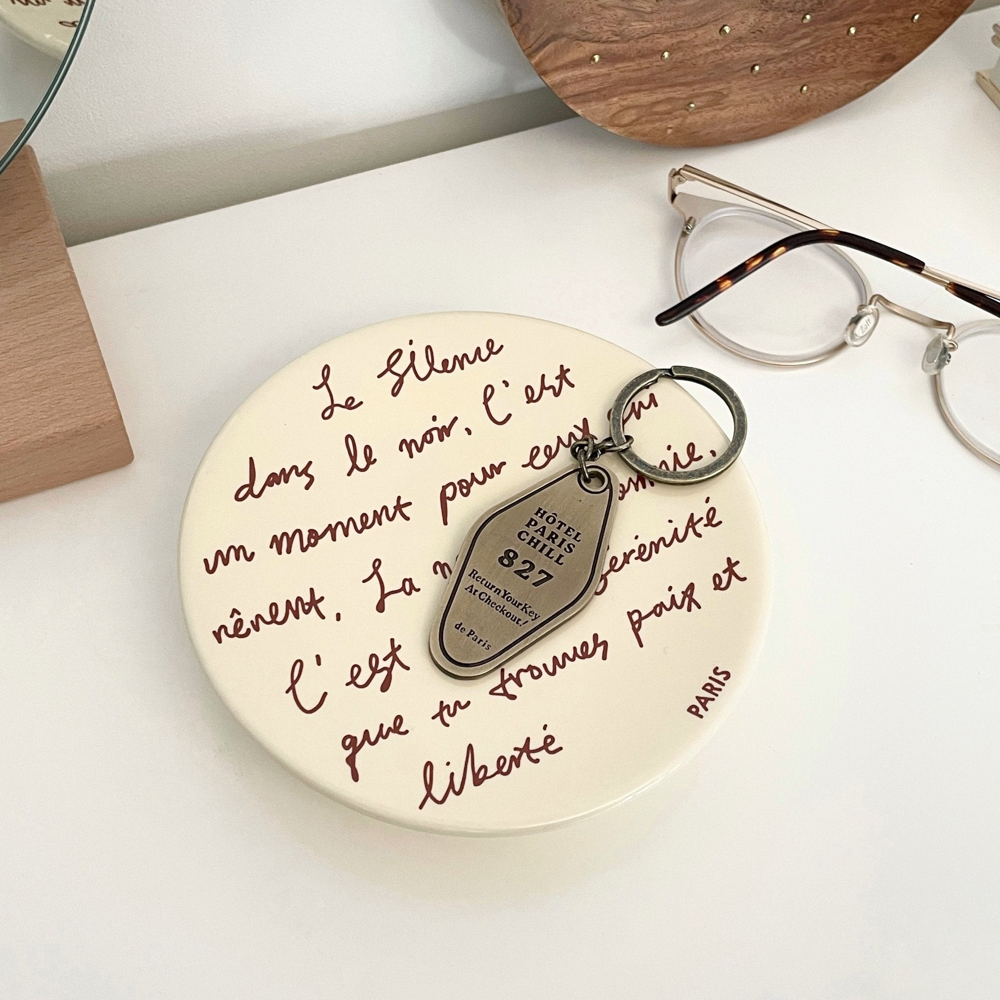 NCB56-00063A-HOTEL PARIS CHILL-HOTEL PARIS CHILL キーホルダー｜827 Hotel Room Keychain