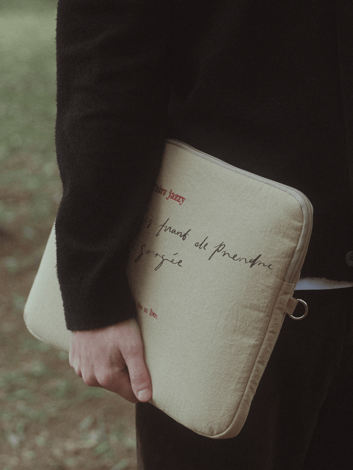 ポーチ HOTEL PARIS CHILL 827 Laptop Pouch 2color c #001 HOTEL PARIS CHILL PCケース｜827 15