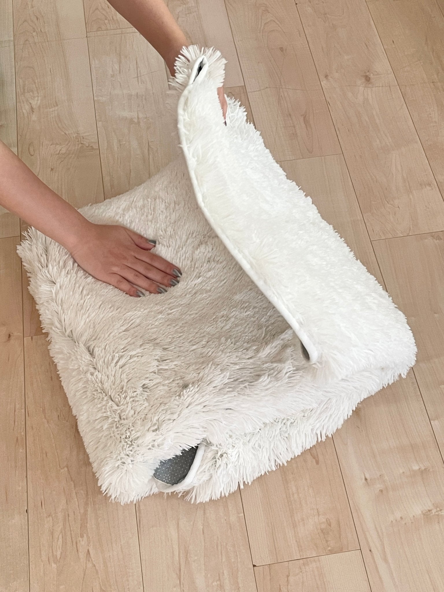 BR-4462-Little Rooms select-puppy 洗えるシャギーラグ cloud