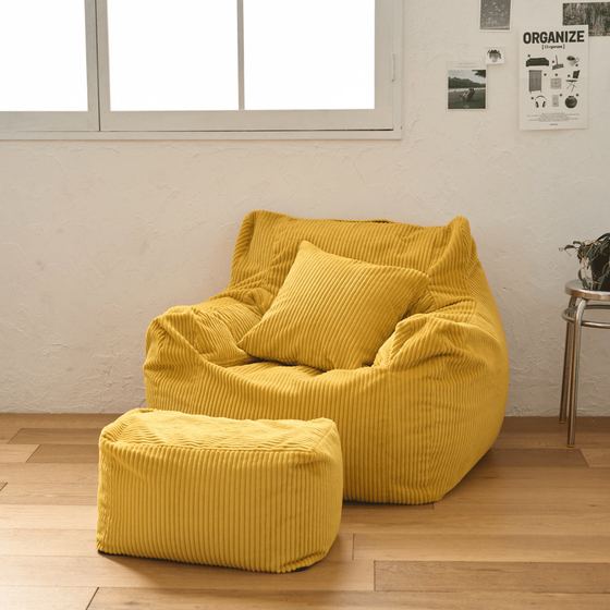 Mustard のソファ